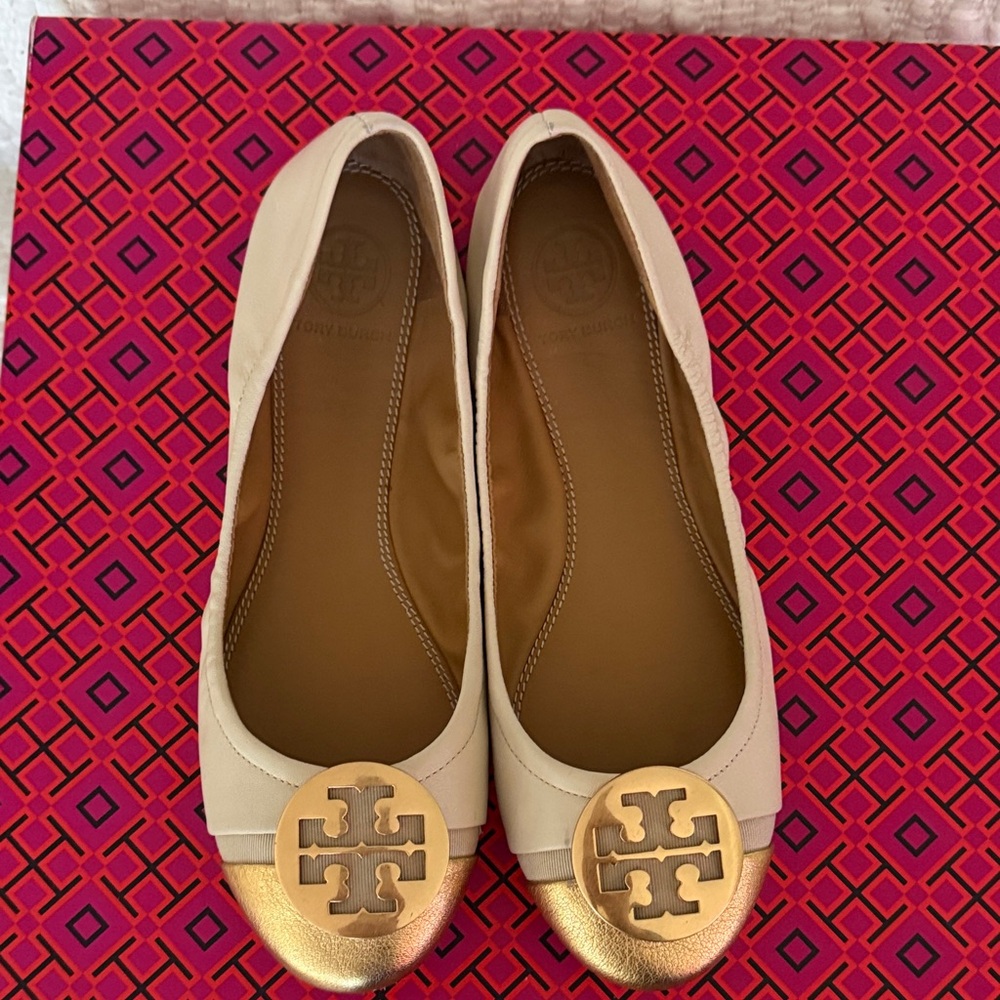 Tory Burch Minnie Ballet Flats in Cream and Gold Size 6